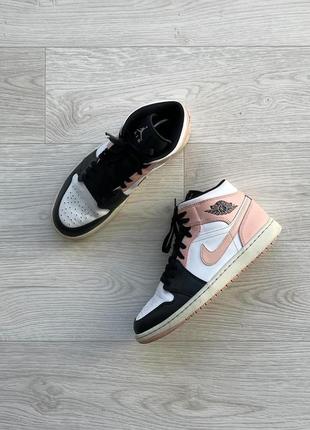 Шикарные кроссовки nike air jordan 1 mid crimson tint pink/white/black