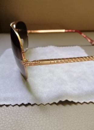 Очки солнцезащитные