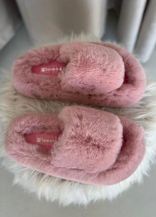 Тапочки из эко меха, меховые тапочки, трендовые модные тапочки пухнастые, комнатные для дома, домашние тапки