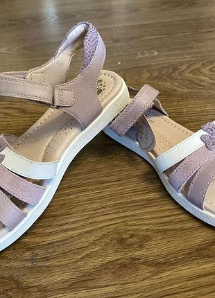 Оригинальные босоножки garvalin