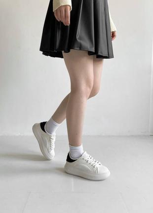 Белые кроссовки с черным задником экокожа3 фото