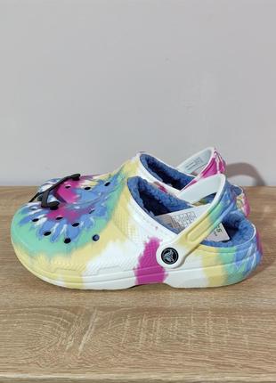 🟥crocs classic lined tie dye clog black/multi 38-39 25см 

новые оригинал в наличии есть несколько пар ⬆️3 фото