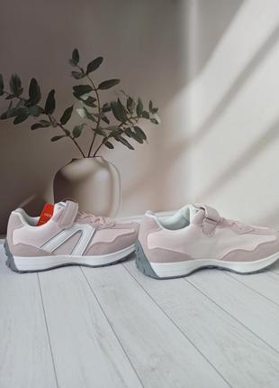 Кроссовки для девочки 6