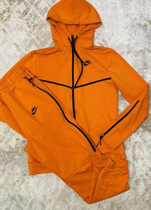 Жіночий спортивний костюм nike