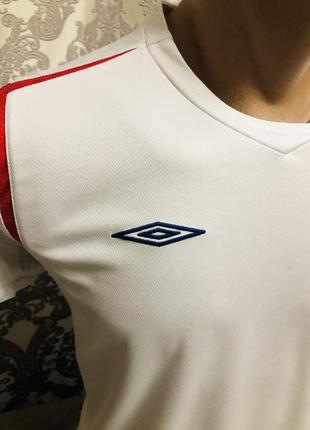 Футболка біла umbro оригінал5 фото