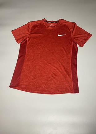 Спортивна футболка nike dri-fit