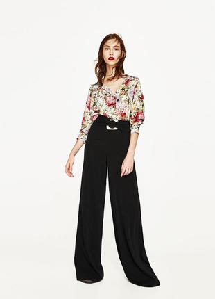 Легкая блузка zara в цветочный принт