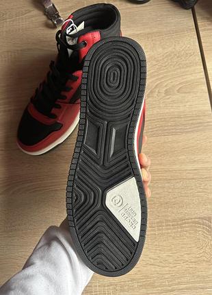 Новые мужские кроссовки на весну