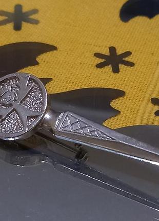 Вінтажна брошка із шотландськими мотивами. англія.