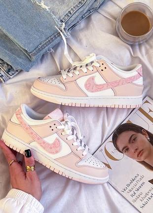 Чарівні жіночі кросівки nike sb dunk low pink rose рожеві