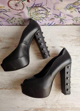 Новые гламурные натуральные кожаные стильные итальянские брендовые крутые черные туфли босоножки на высоком каблуке платформе с шипами rinascimento 374 фото