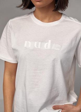 Женская футболка с вышитой надписью1 фото