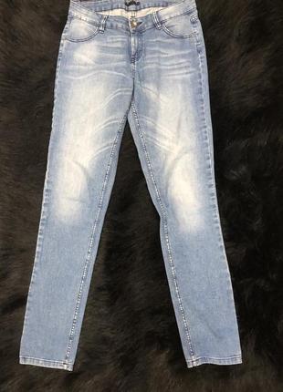 Джинсы