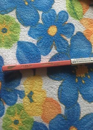 Карандаш для губ