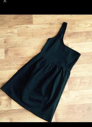 Маленькое чёрное платье на одно плечо♥️