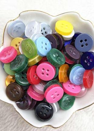 Представляем вашему вниманию яркие рубашечные и блузочные пуговицы!