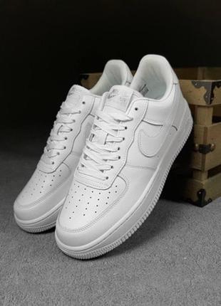 Мужские кроссовки nike air force 1 / найк аир форс белые низкие