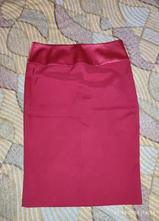 Красная юбка атласная e-vie collection1 фото