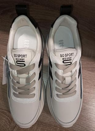 Кросівки жіночі шкіра