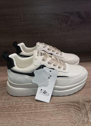 Кросівки жіночі шкіра