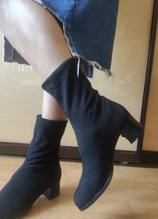 Женские короткие ботинки - чулок на каблуке1 фото