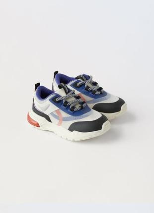 Легенькі кросівки zara 22,23