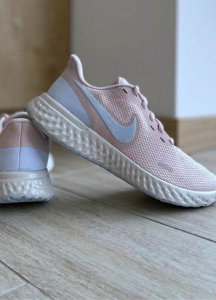 Женские кроссовки nike revolution 5