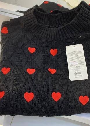 Качественный женский свитер с сердечками вязаный8 фото