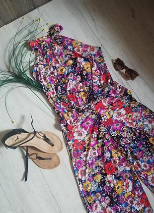 Брючный комбинезон с открытой спинкой