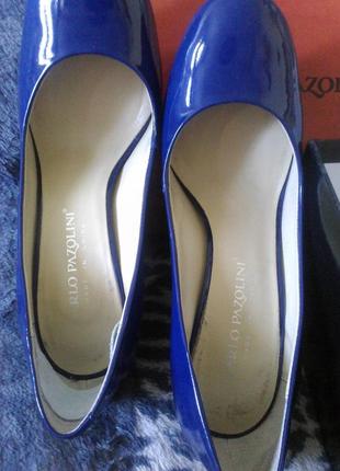 Фирменные туфли-лодочки carlo pazolini (синие, лаковые)7 фото