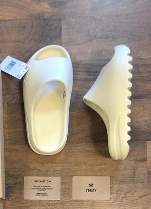 Сланцы женские, мужские adidas yeezy bone, бежевые (адидас изи, шлепанцы, шлепки, тапочки)