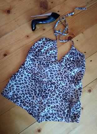 Супер класна маєчка в анімалістичний принт декорована паєтками