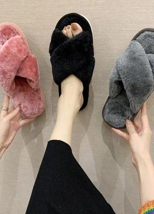 Тапочки жіночі домашні пухнасті капці для дому зручні рожеві сірі чорні відкриті на...