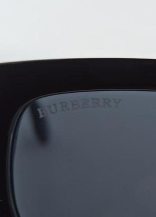 Очки в стиле burberry женские солнцезащитные большие массивные черные с золотым логотипом9 фото