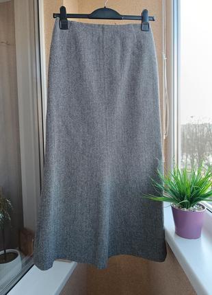Утепленная серая юбка по фигуре с содержанием шерсти в рисунок елка1 фото