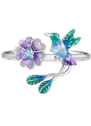 Серебряное кольцо с эмалью и цирконами в виде птички и цветка. размер регулируется.