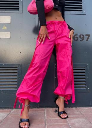 Женские яркие малиновые широкие брюки карго с лентами xxs, xs, s, m1 фото
