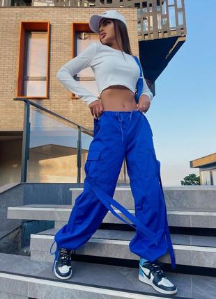 Женские яркие синие широкие брюки штаны карго с лентами xxs, xs, s, m электрик1 фото