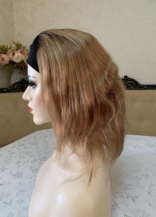 Натуральный парик на повязке отросшие корни волнистые волосы3 фото