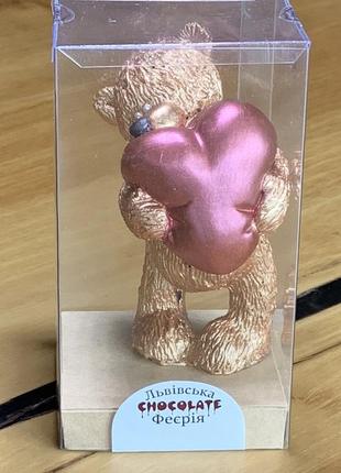 Красивый шоколадный женский подарок. шоколадный мишка с сердцем.3 фото