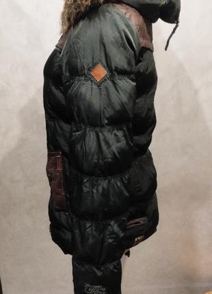 Отличная теплая куртка с капюшоном популярного британского бренда khujo5 фото