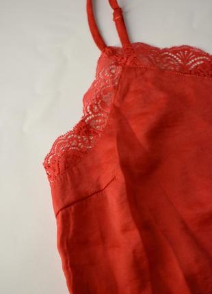 Красная блуза в бельевом стиле с кружевом2 фото