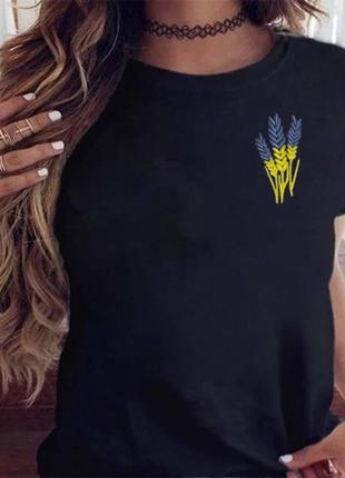 Футболка кулір з вишивкою