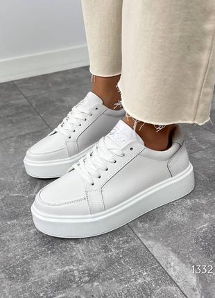 Белые  кеды