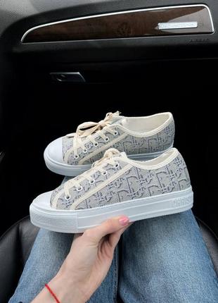Чудові жіночі кеди бренд low logo grey beige бежеві