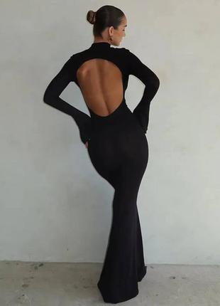 Сукня міді в пол з відкритою спинкою рукава манжети кльош по фігурі плаття чорна сілует рибка елегантна вечірня святкова