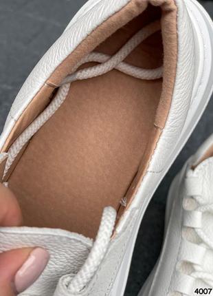 Кожаные женские кроссовки на шнуровке2 фото