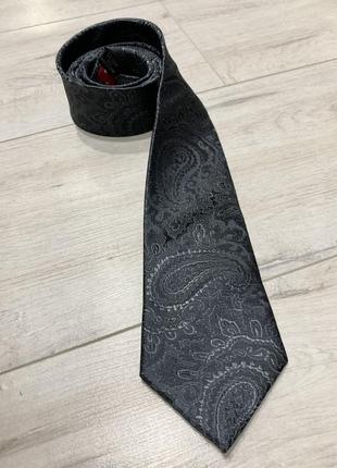 Серый серебристый галстук в узор