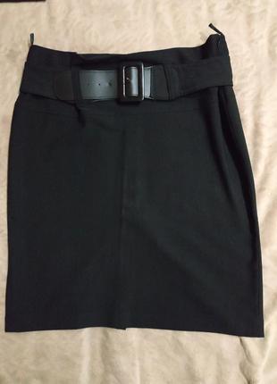 Классическая черная юбка с поясом1 фото