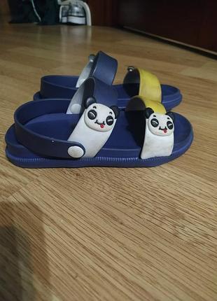 Босоножки 27 г.